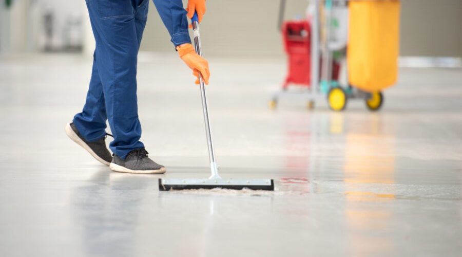 Service de nettoyage d'entrepôt